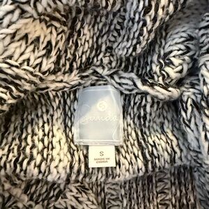 Small oversized collar cardigan size small